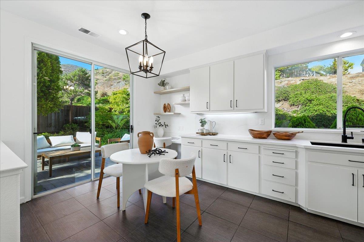 Detail Gallery Image 27 of 87 For 8 Parkgrove Dr, South San Francisco,  CA 94080 - 4 Beds | 3/1 Baths