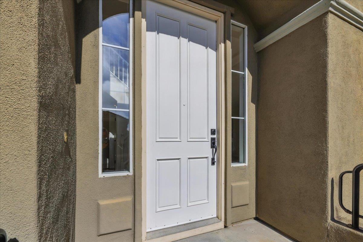 Detail Gallery Image 4 of 87 For 8 Parkgrove Dr, South San Francisco,  CA 94080 - 4 Beds | 3/1 Baths