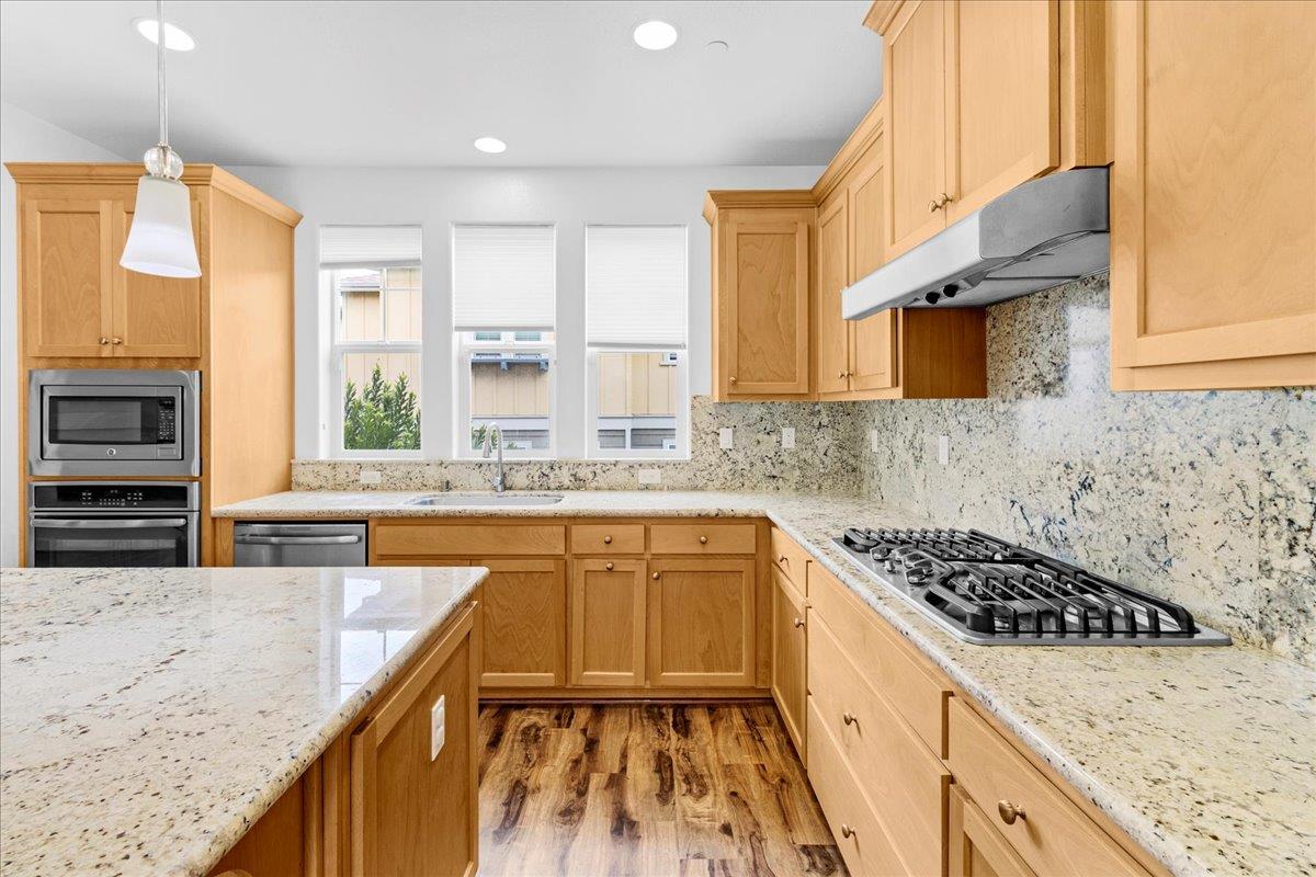 Detail Gallery Image 13 of 45 For 2731 Bungalow Dr, Marina,  CA 93933 - 3 Beds | 2/1 Baths