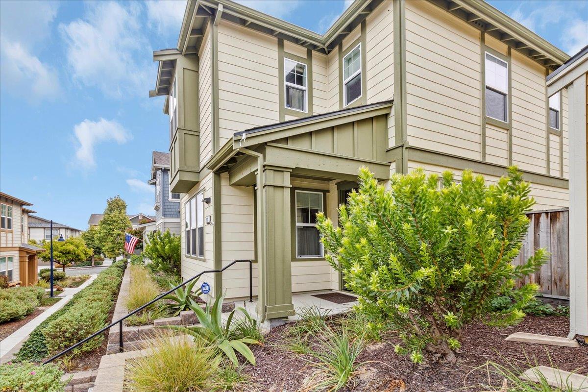 Detail Gallery Image 3 of 45 For 2731 Bungalow Dr, Marina,  CA 93933 - 3 Beds | 2/1 Baths
