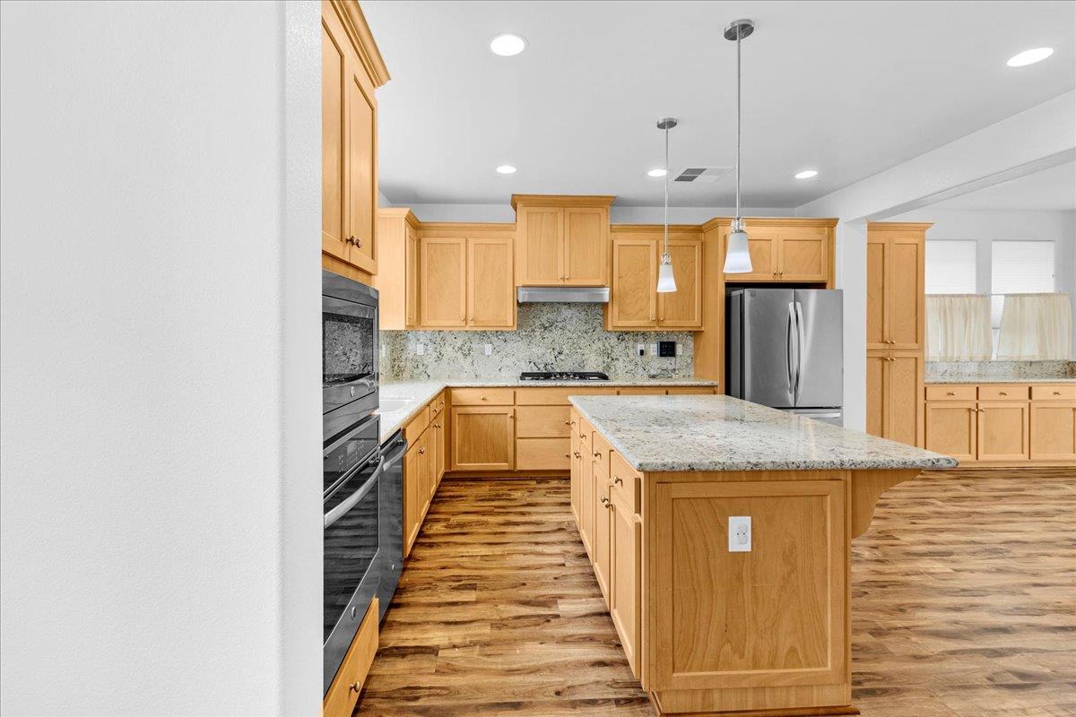 Detail Gallery Image 9 of 45 For 2731 Bungalow Dr, Marina,  CA 93933 - 3 Beds | 2/1 Baths