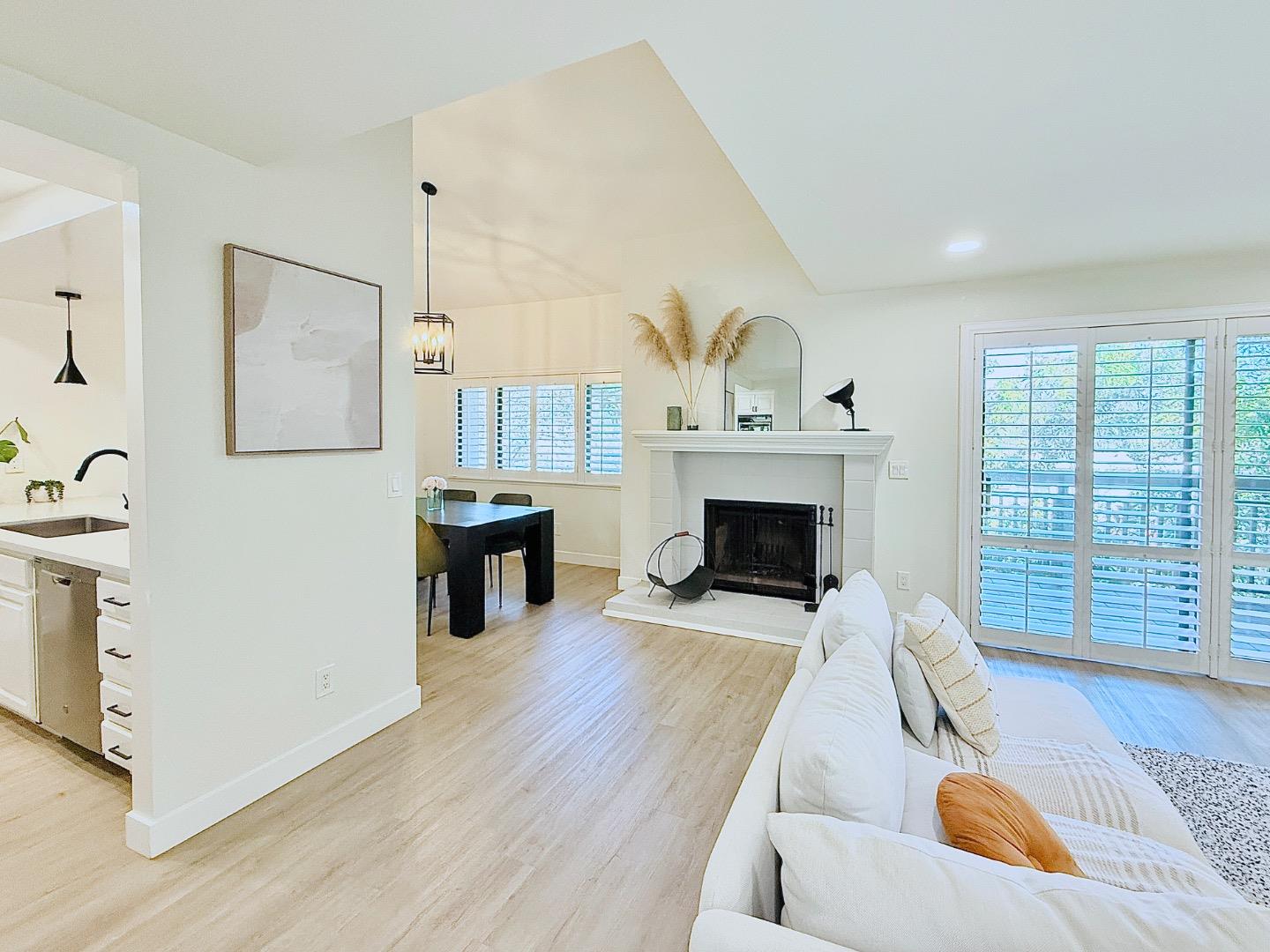 Detail Gallery Image 2 of 20 For 3705 Terstena Pl #201,  Santa Clara,  CA 95051 - 2 Beds | 2 Baths