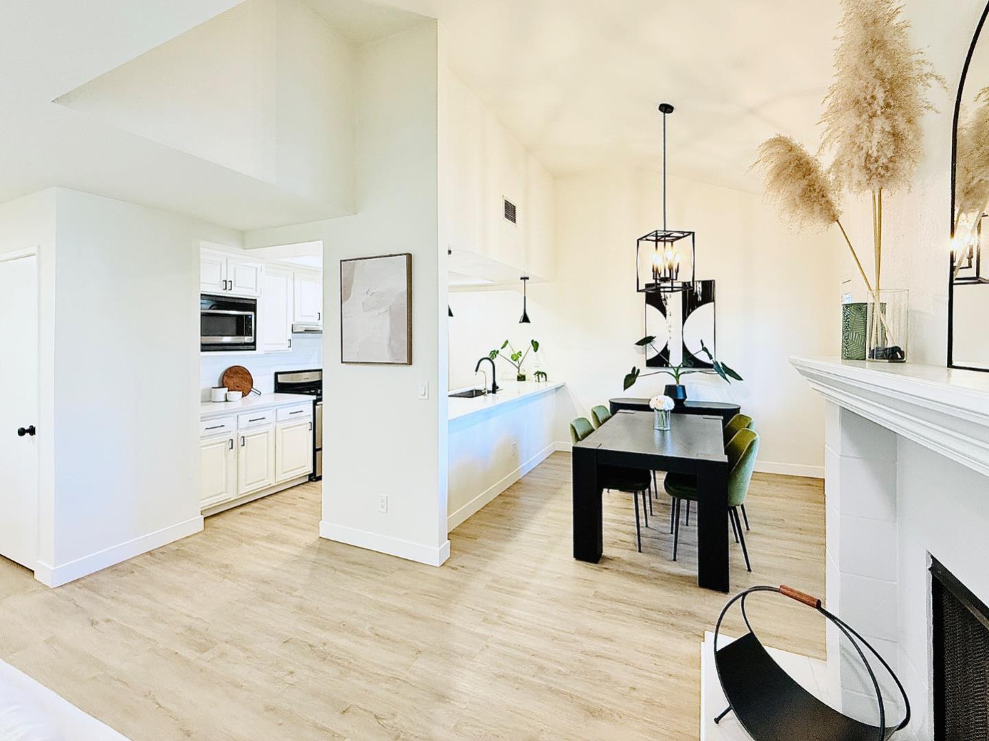 Detail Gallery Image 3 of 20 For 3705 Terstena Pl #201,  Santa Clara,  CA 95051 - 2 Beds | 2 Baths