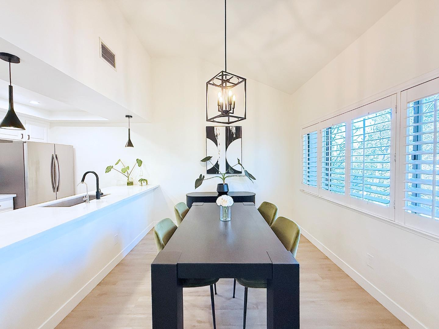 Detail Gallery Image 4 of 20 For 3705 Terstena Pl #201,  Santa Clara,  CA 95051 - 2 Beds | 2 Baths