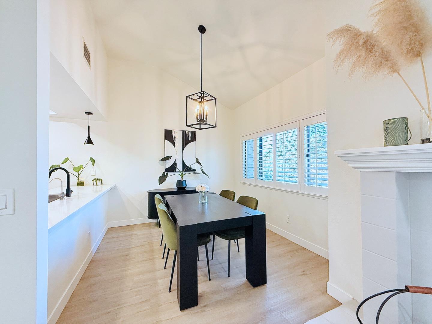 Detail Gallery Image 5 of 20 For 3705 Terstena Pl #201,  Santa Clara,  CA 95051 - 2 Beds | 2 Baths
