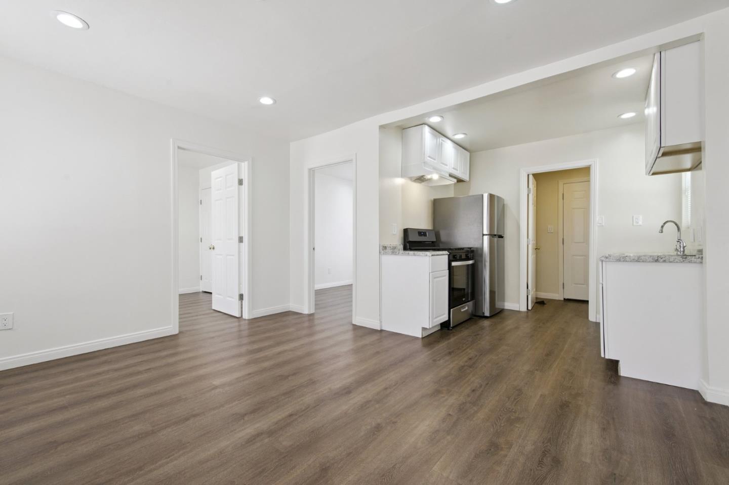 Detail Gallery Image 2 of 14 For 366 E 55th St, Los Angeles,  CA 90011 - 2 Beds | 1 Baths