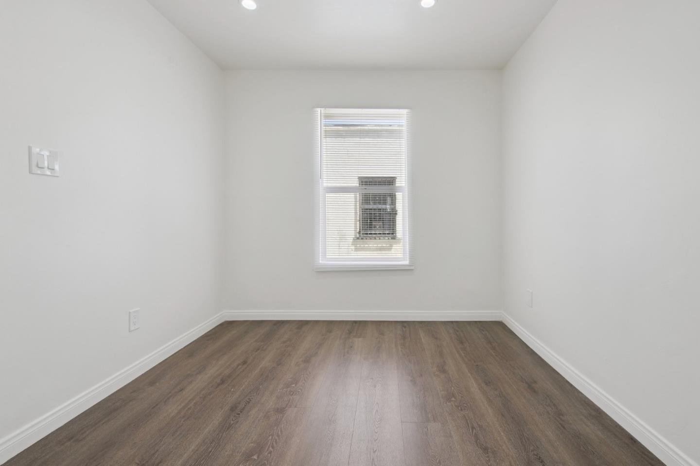 Detail Gallery Image 9 of 14 For 366 E 55th St, Los Angeles,  CA 90011 - 2 Beds | 1 Baths