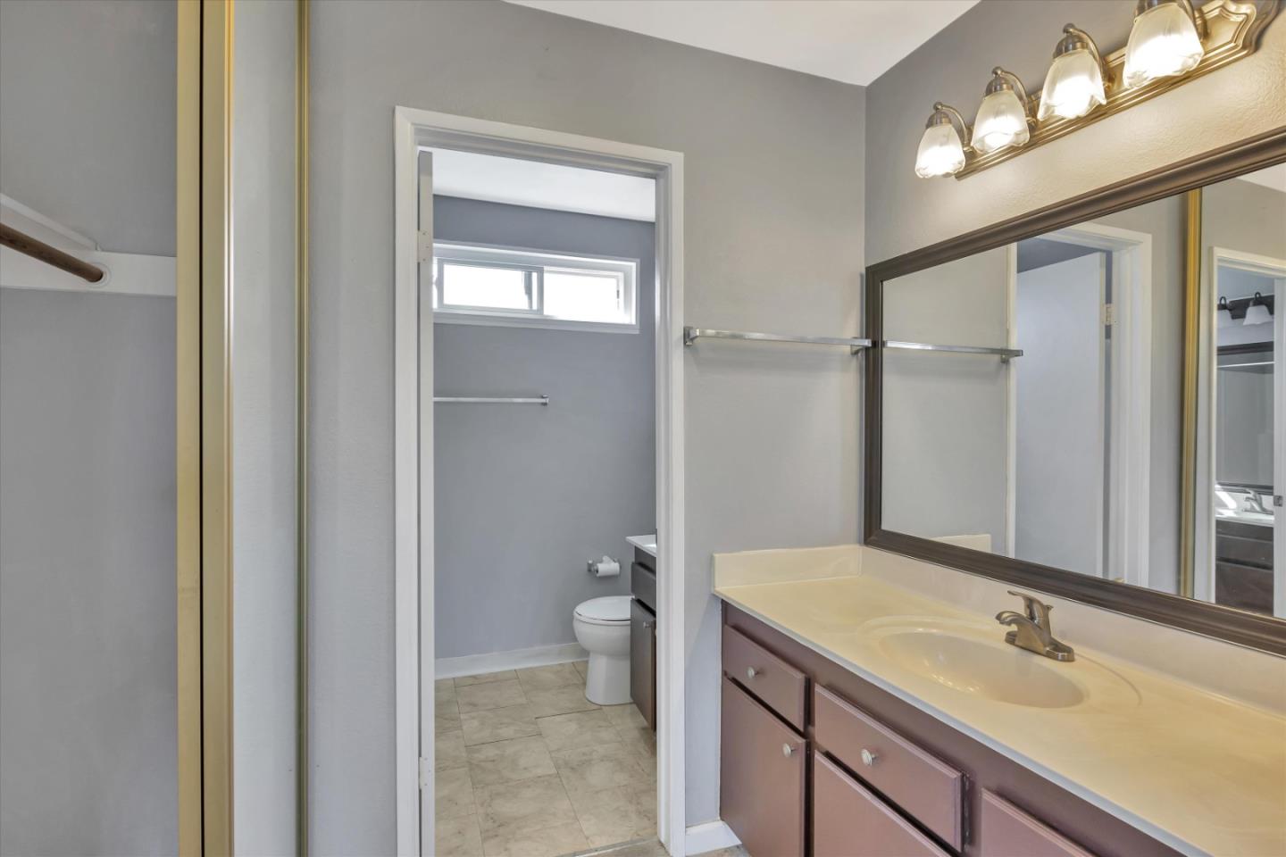 Detail Gallery Image 16 of 22 For 28625 Hayward Blvd, Hayward,  CA 94542 - 4 Beds | 2/1 Baths