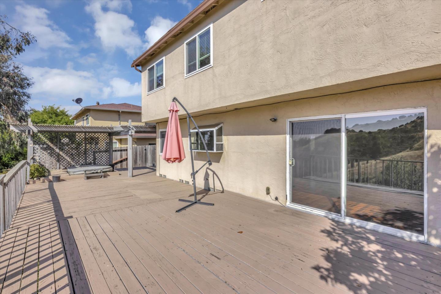 Detail Gallery Image 20 of 22 For 28625 Hayward Blvd, Hayward,  CA 94542 - 4 Beds | 2/1 Baths