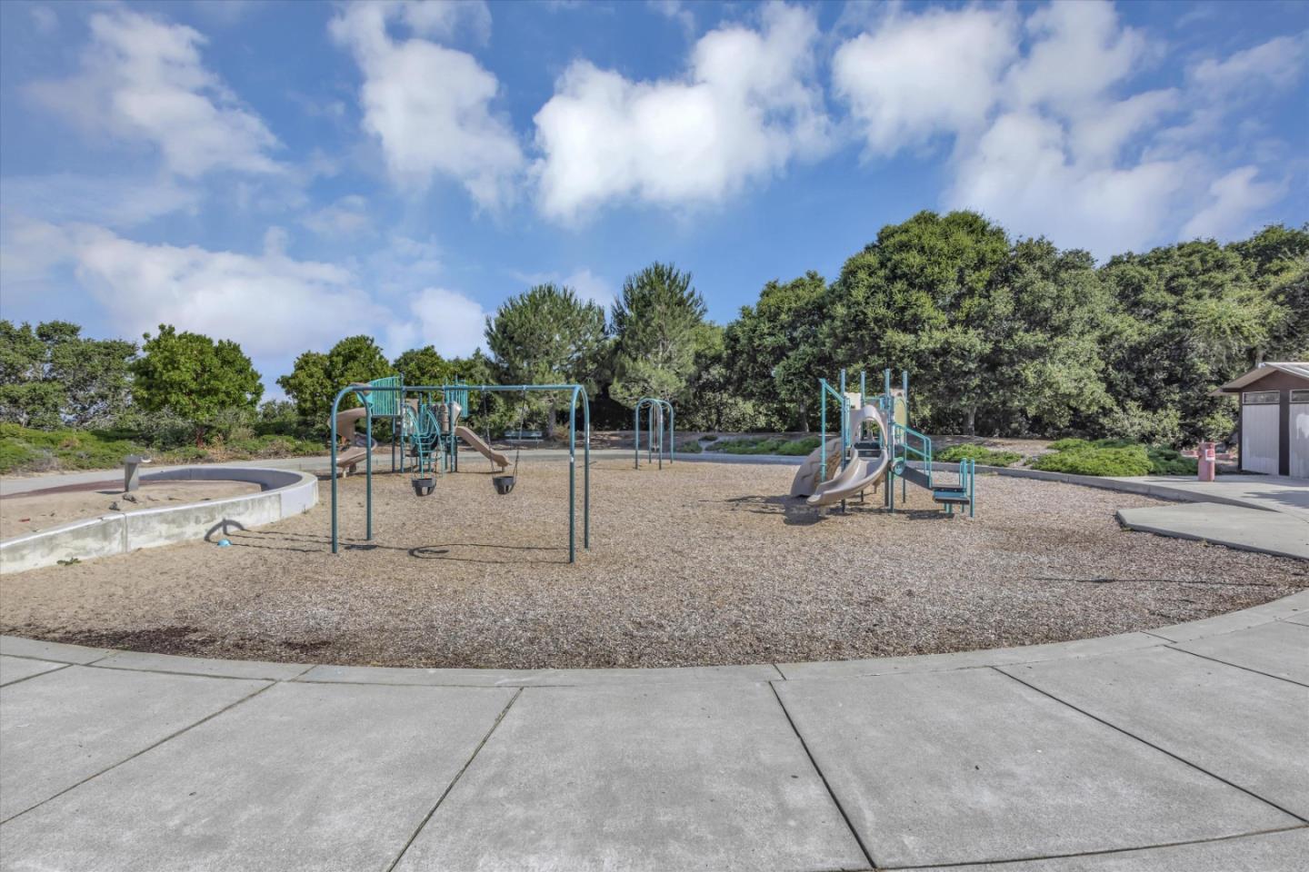 Detail Gallery Image 22 of 22 For 28625 Hayward Blvd, Hayward,  CA 94542 - 4 Beds | 2/1 Baths