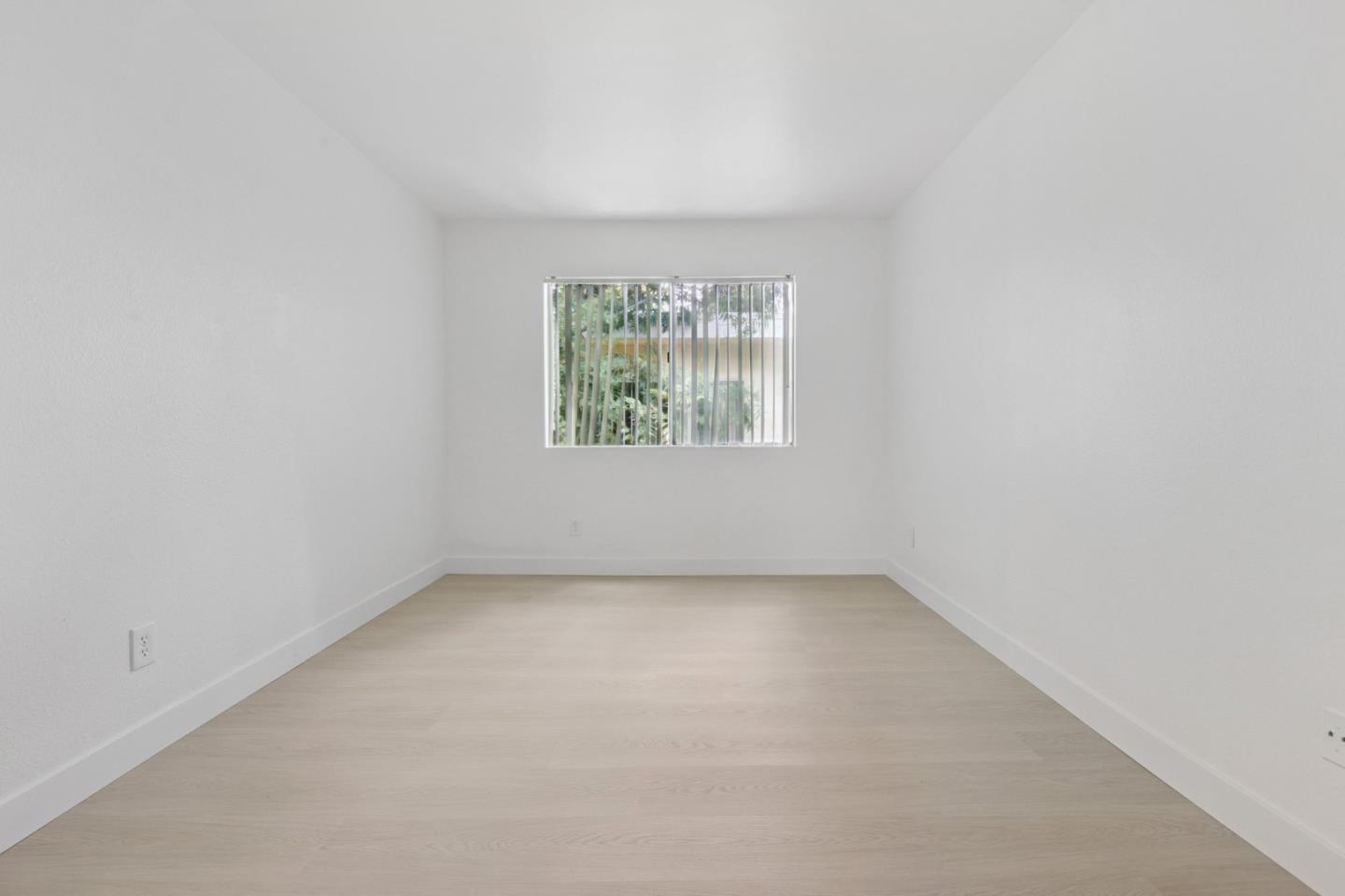 Detail Gallery Image 9 of 18 For 14937 Dickens St #209,  Sherman Oaks,  CA 91403 - 2 Beds | 2 Baths