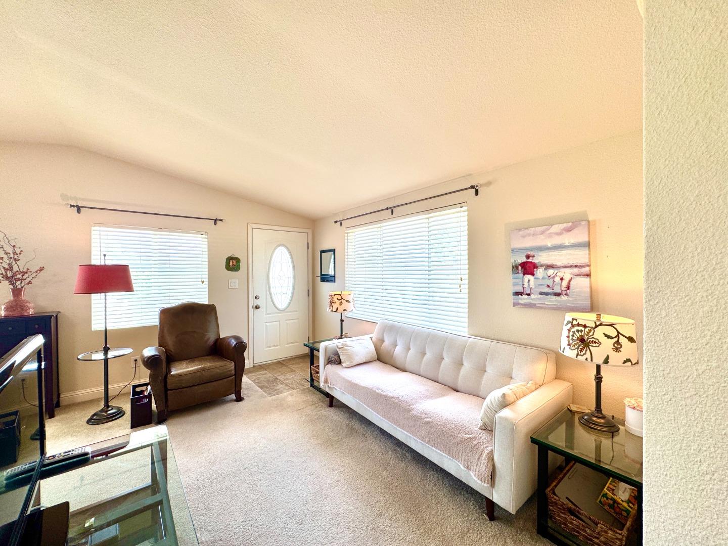 Detail Gallery Image 4 of 21 For 32 Oceanview Ave #32,  Half Moon Bay,  CA 94019 - 2 Beds | 2 Baths