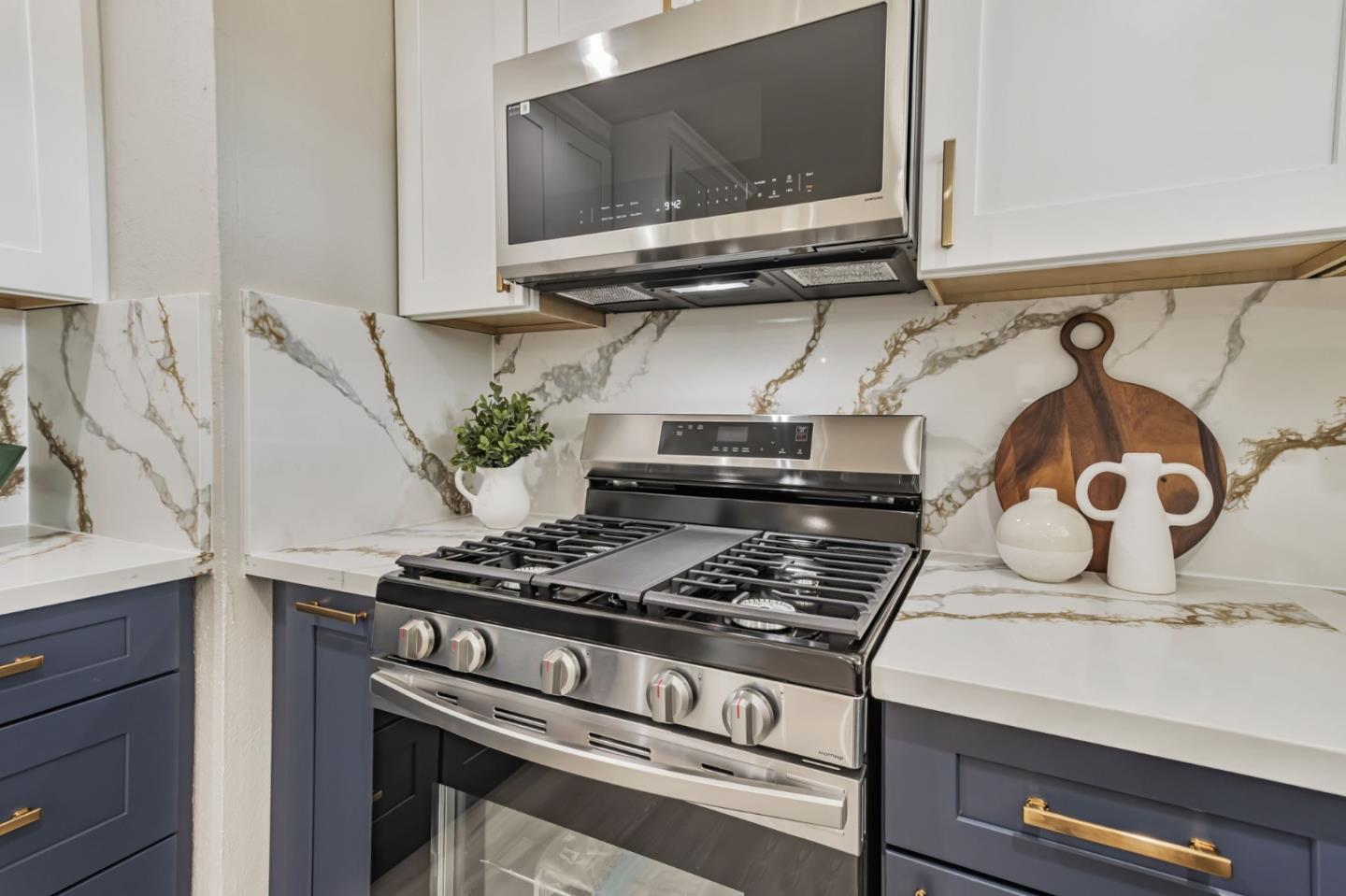 Detail Gallery Image 9 of 32 For 905 S Capitol Ave, San Jose,  CA 95127 - 4 Beds | 2 Baths