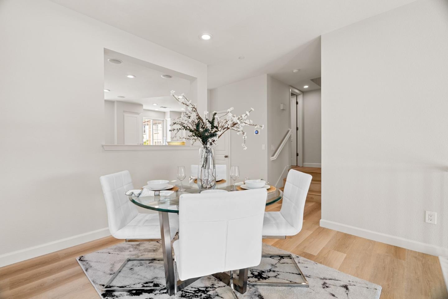 Detail Gallery Image 15 of 54 For 4064 Rivermark Pkwy, Santa Clara,  CA 95054 - 3 Beds | 2/1 Baths