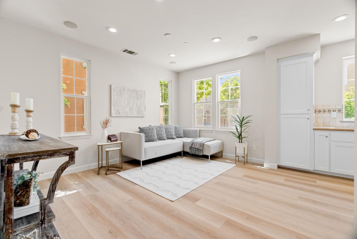 Detail Gallery Image 16 of 54 For 4064 Rivermark Pkwy, Santa Clara,  CA 95054 - 3 Beds | 2/1 Baths