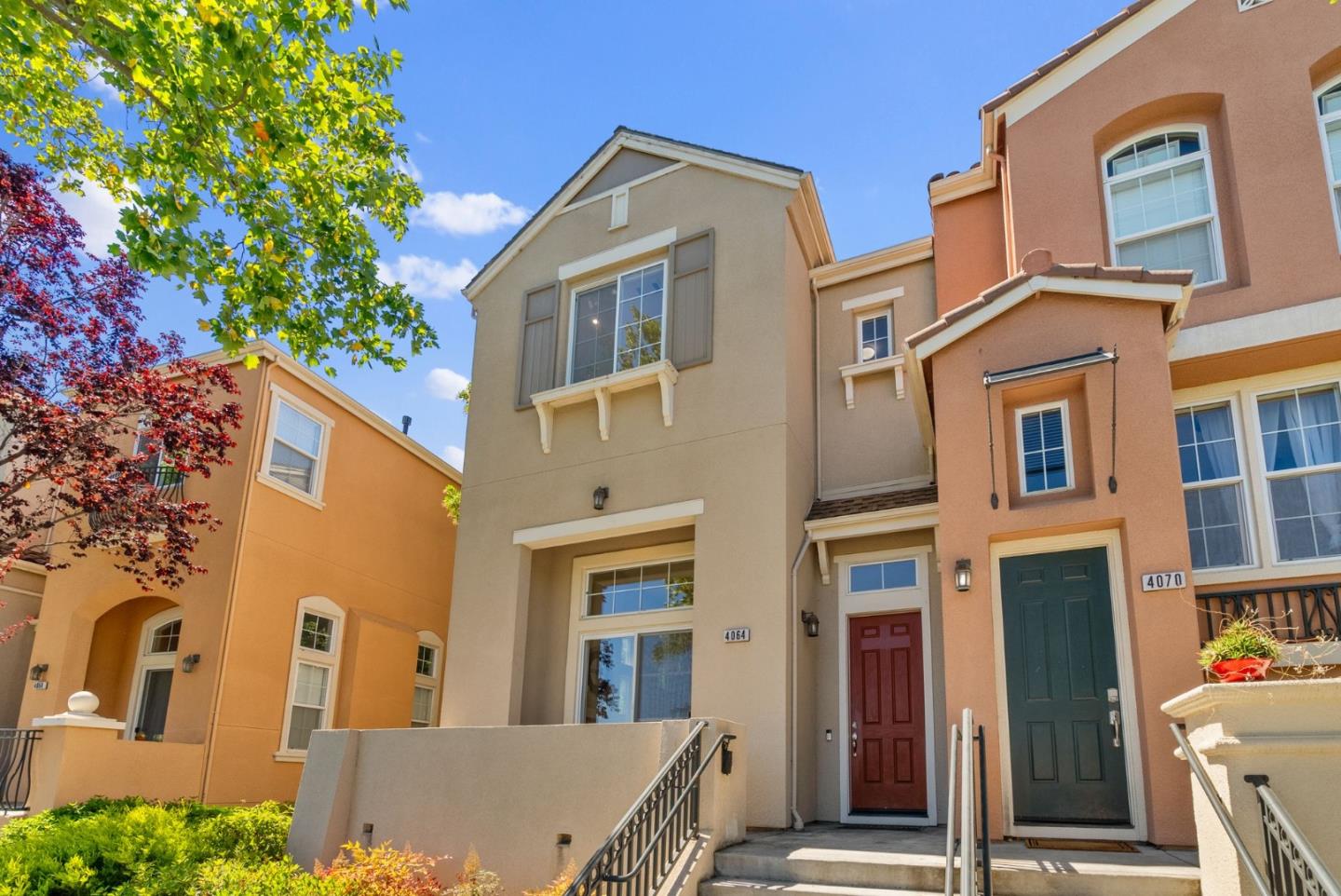 Detail Gallery Image 2 of 54 For 4064 Rivermark Pkwy, Santa Clara,  CA 95054 - 3 Beds | 2/1 Baths