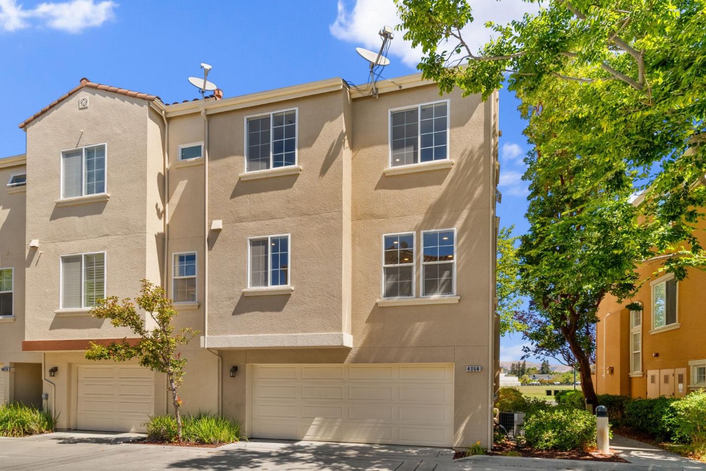 Detail Gallery Image 39 of 54 For 4064 Rivermark Pkwy, Santa Clara,  CA 95054 - 3 Beds | 2/1 Baths