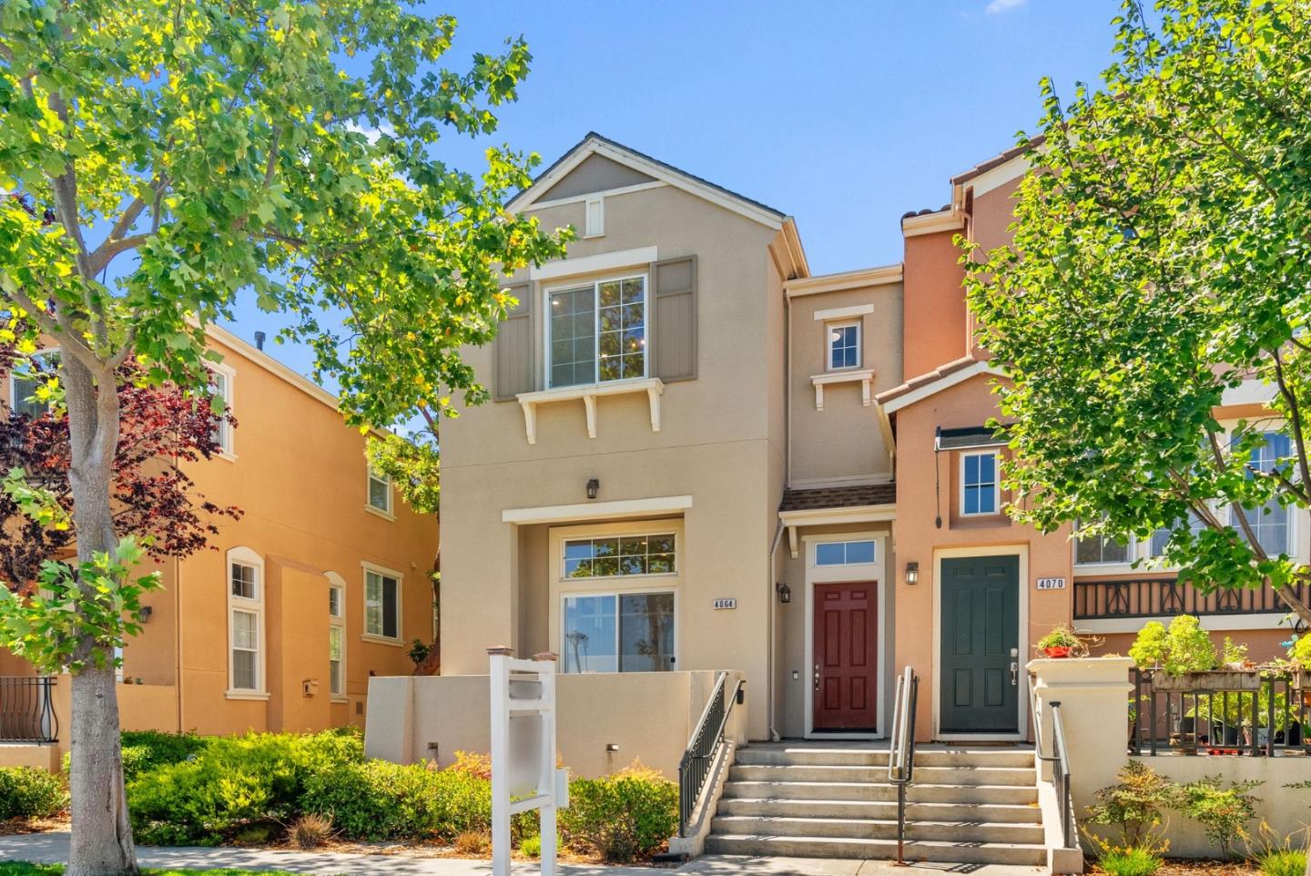 Detail Gallery Image 4 of 54 For 4064 Rivermark Pkwy, Santa Clara,  CA 95054 - 3 Beds | 2/1 Baths