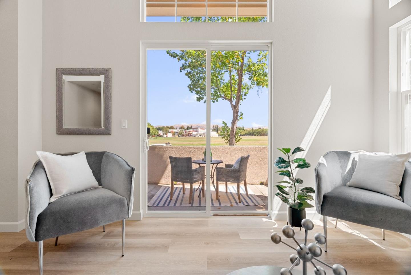 Detail Gallery Image 8 of 54 For 4064 Rivermark Pkwy, Santa Clara,  CA 95054 - 3 Beds | 2/1 Baths