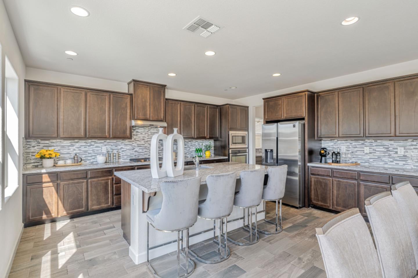 Detail Gallery Image 14 of 43 For 1798 Ponderosa Dr, Tracy,  CA 95376 - 4 Beds | 3 Baths