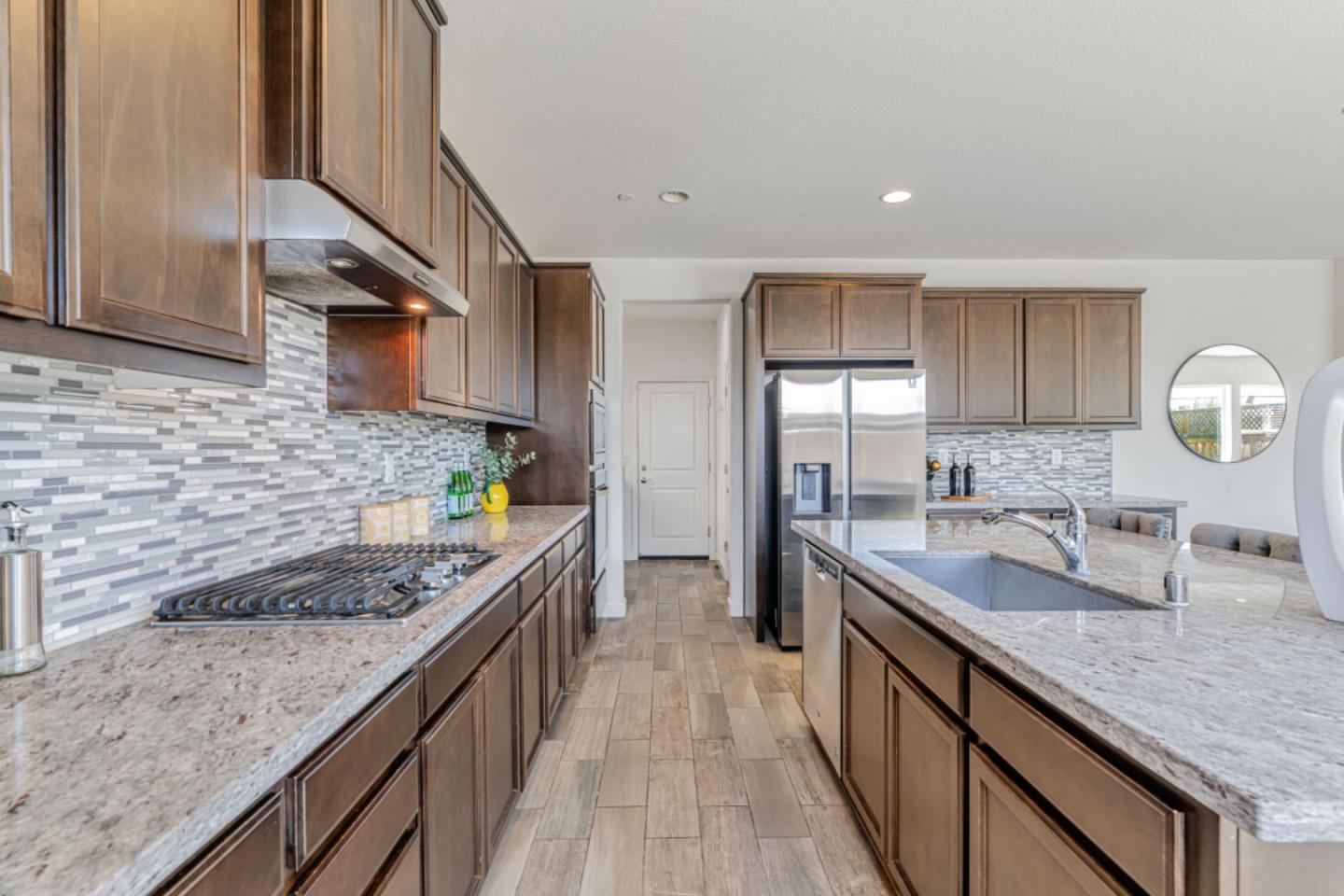 Detail Gallery Image 9 of 43 For 1798 Ponderosa Dr, Tracy,  CA 95376 - 4 Beds | 3 Baths
