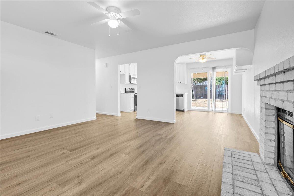 Detail Gallery Image 12 of 44 For 1201 Wilma Dr, Hollister,  CA 95023 - 3 Beds | 2 Baths