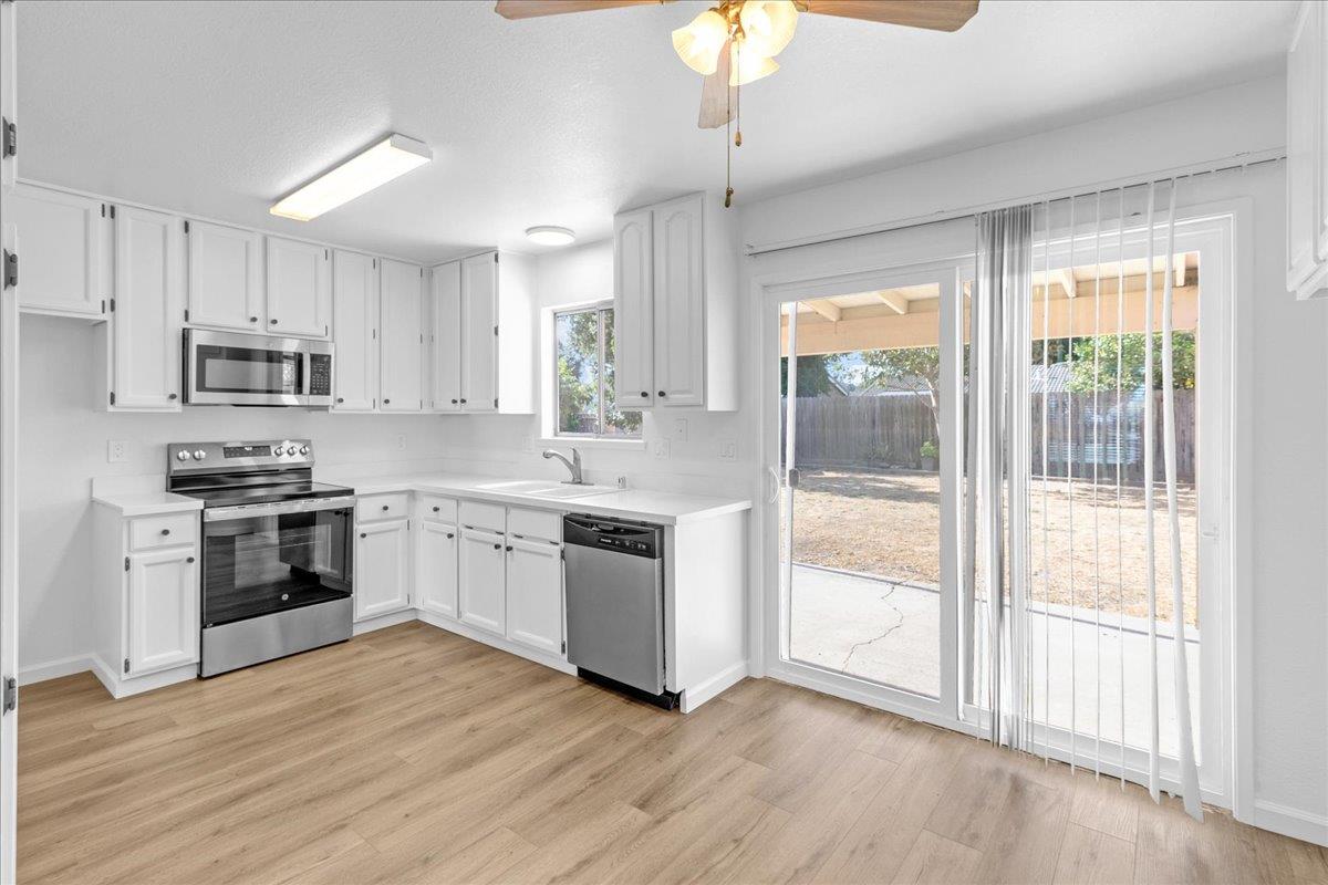 Detail Gallery Image 13 of 44 For 1201 Wilma Dr, Hollister,  CA 95023 - 3 Beds | 2 Baths