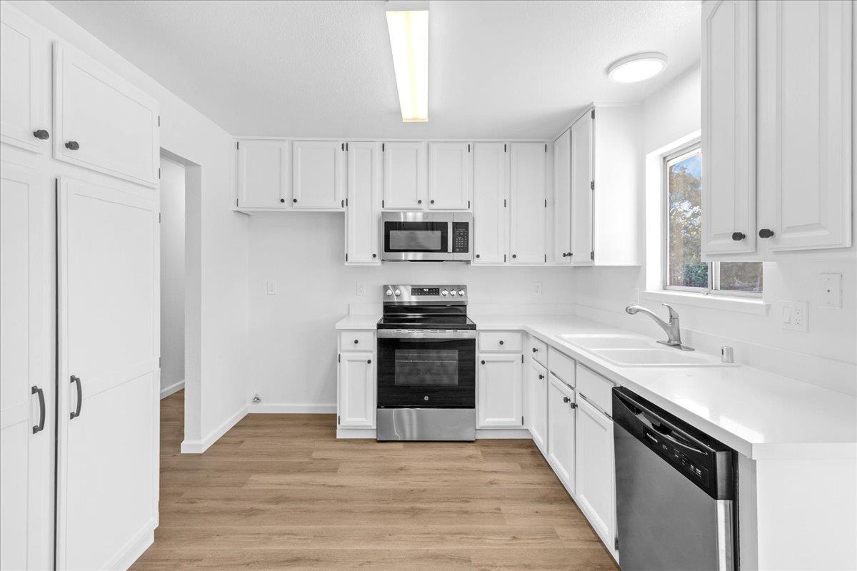 Detail Gallery Image 14 of 44 For 1201 Wilma Dr, Hollister,  CA 95023 - 3 Beds | 2 Baths