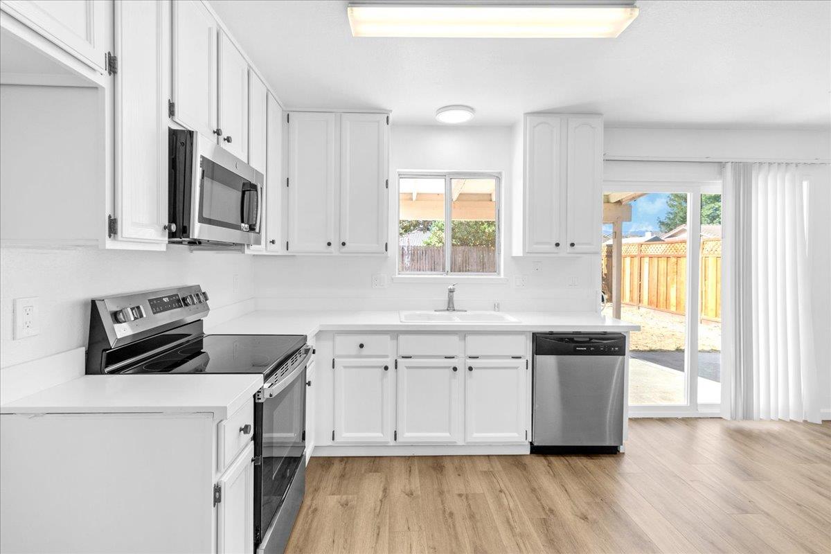 Detail Gallery Image 15 of 44 For 1201 Wilma Dr, Hollister,  CA 95023 - 3 Beds | 2 Baths
