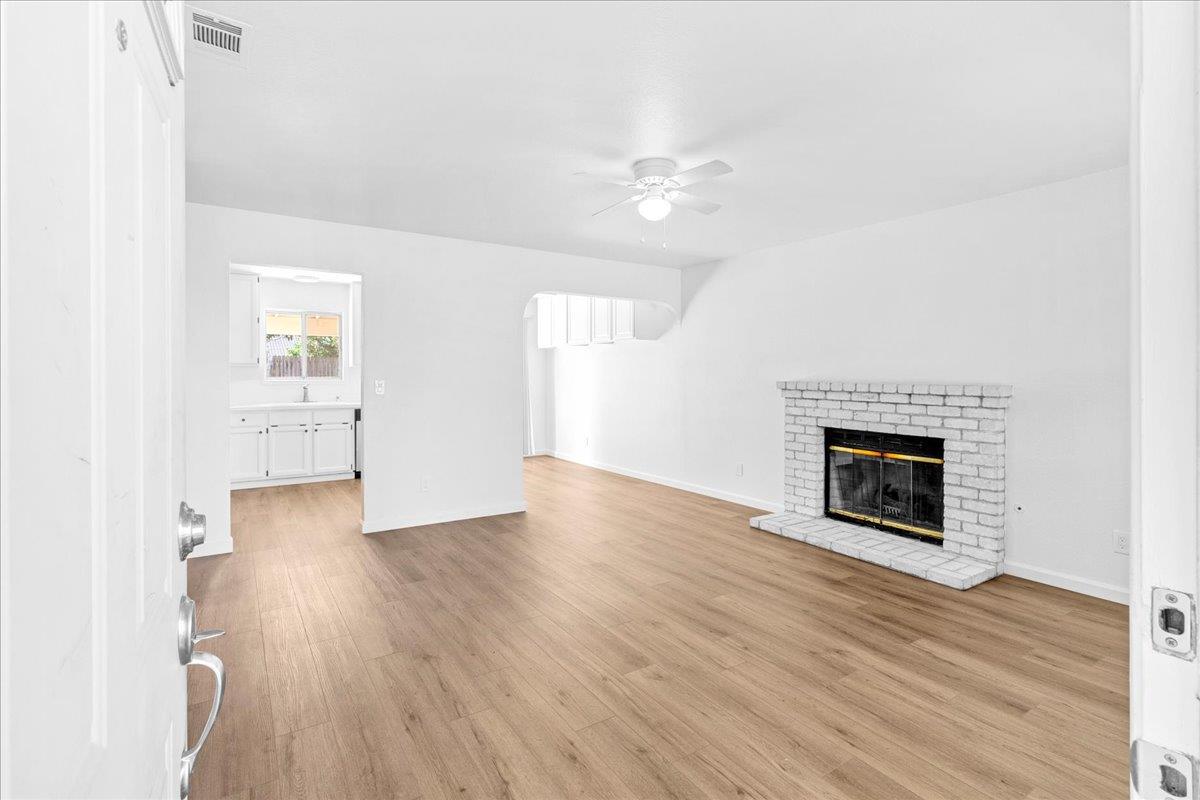 Detail Gallery Image 6 of 44 For 1201 Wilma Dr, Hollister,  CA 95023 - 3 Beds | 2 Baths
