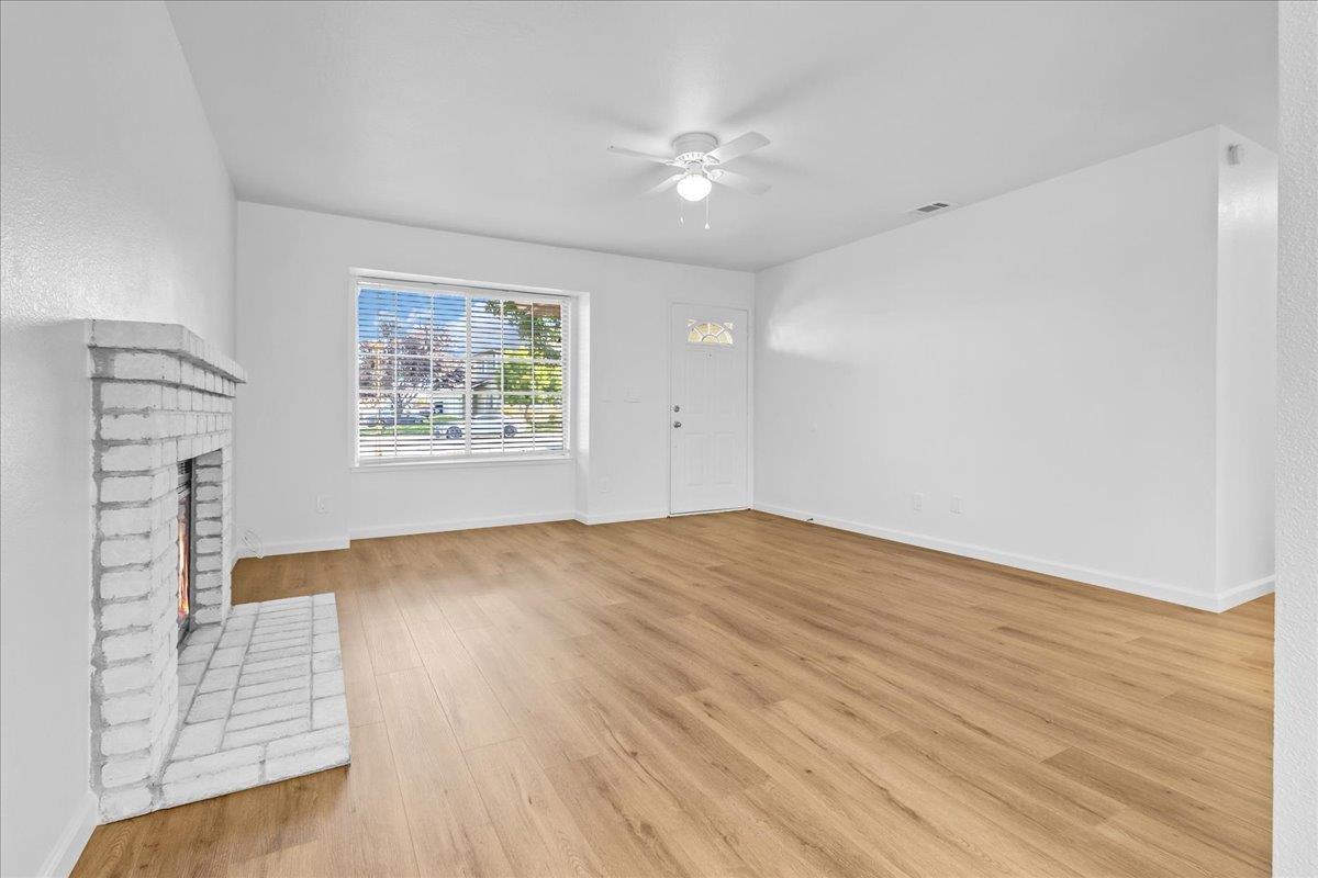 Detail Gallery Image 9 of 44 For 1201 Wilma Dr, Hollister,  CA 95023 - 3 Beds | 2 Baths