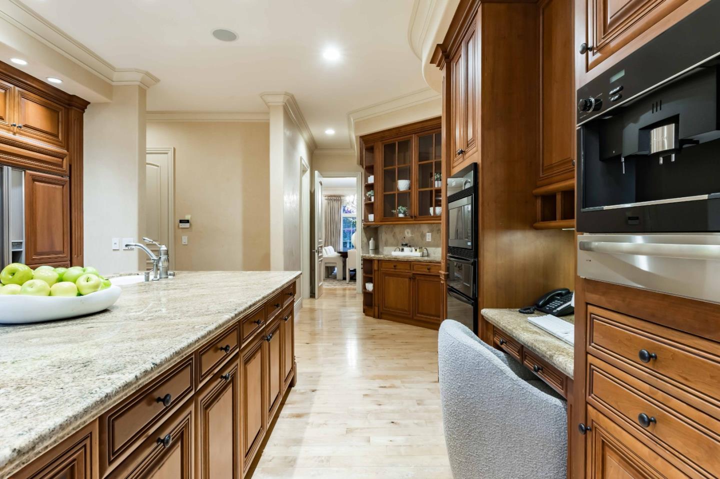 Detail Gallery Image 10 of 47 For 58 Marymont Ave, Atherton,  CA 94027 - 6 Beds | 9/2 Baths