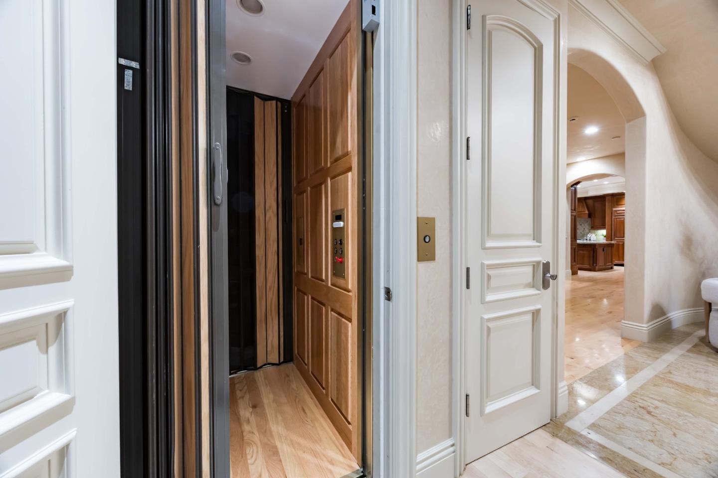 Detail Gallery Image 37 of 47 For 58 Marymont Ave, Atherton,  CA 94027 - 6 Beds | 9/2 Baths