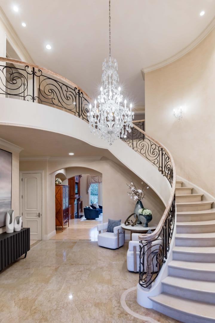 Detail Gallery Image 4 of 47 For 58 Marymont Ave, Atherton,  CA 94027 - 6 Beds | 9/2 Baths