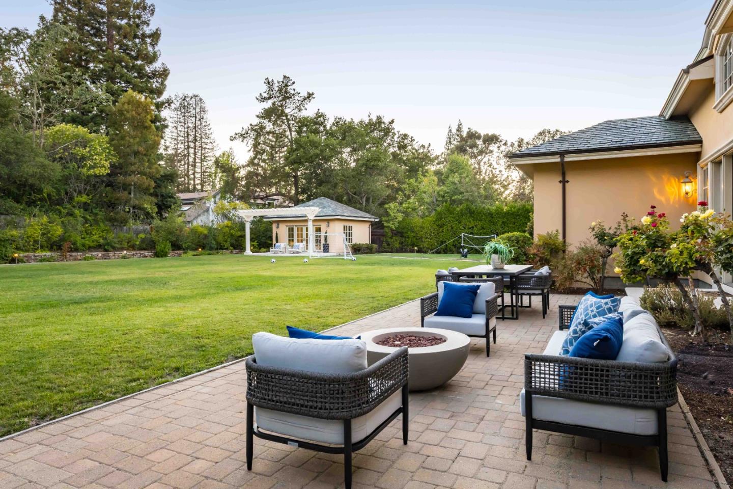 Detail Gallery Image 40 of 47 For 58 Marymont Ave, Atherton,  CA 94027 - 6 Beds | 9/2 Baths