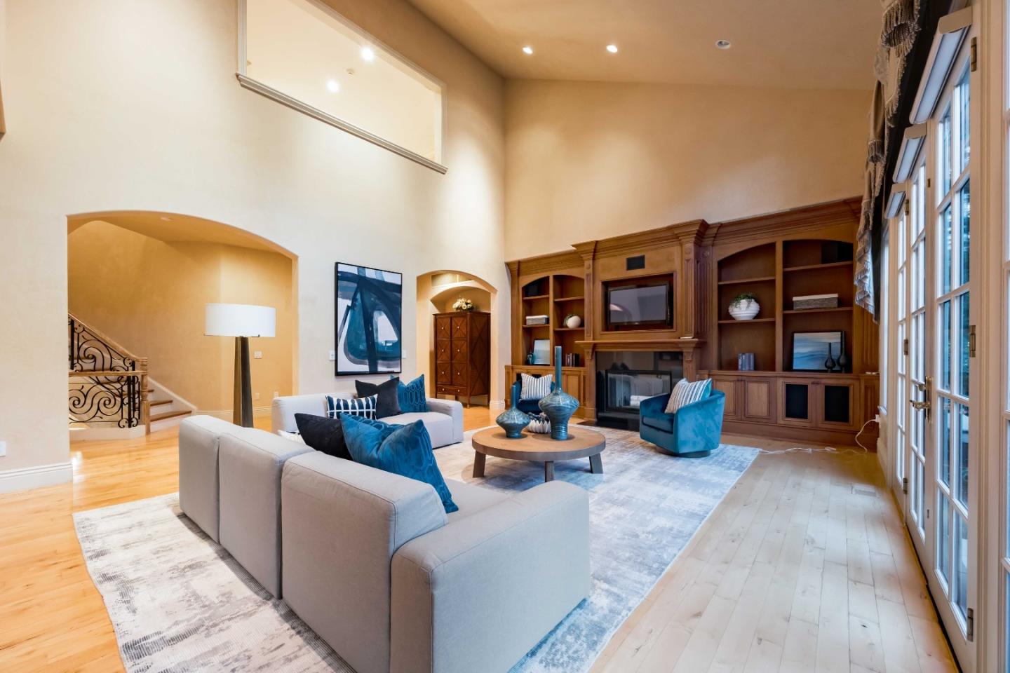 Detail Gallery Image 8 of 47 For 58 Marymont Ave, Atherton,  CA 94027 - 6 Beds | 9/2 Baths