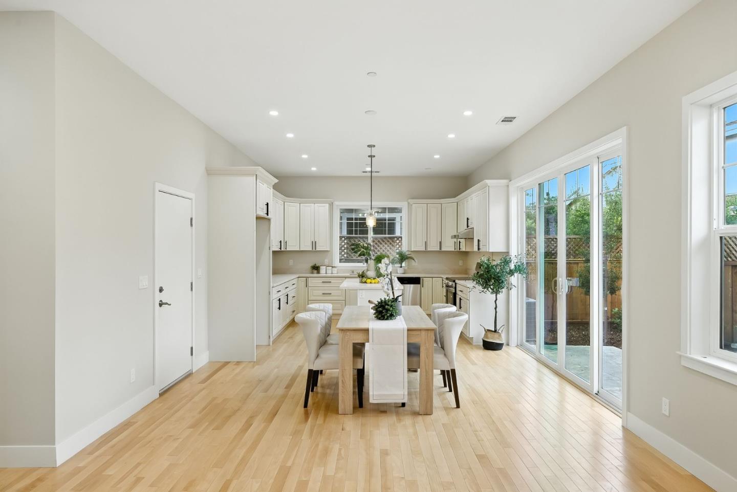 Detail Gallery Image 5 of 15 For 1329 Elam Ave, Campbell,  CA 95008 - 4 Beds | 3/1 Baths