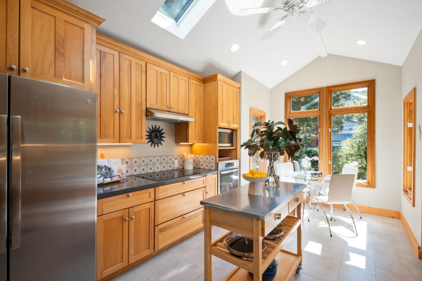 Detail Gallery Image 18 of 73 For 2920 San Juan Blvd, Belmont,  CA 94002 - 4 Beds | 3 Baths