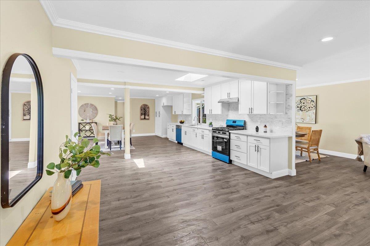 Detail Gallery Image 11 of 40 For 31 La Mirada Ct, Salinas,  CA 93901 - 4 Beds | 3 Baths