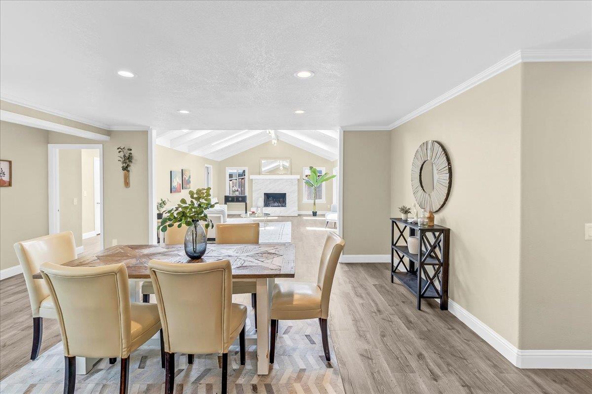 Detail Gallery Image 16 of 40 For 31 La Mirada Ct, Salinas,  CA 93901 - 4 Beds | 3 Baths