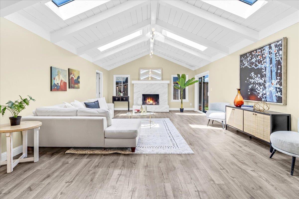 Detail Gallery Image 18 of 40 For 31 La Mirada Ct, Salinas,  CA 93901 - 4 Beds | 3 Baths