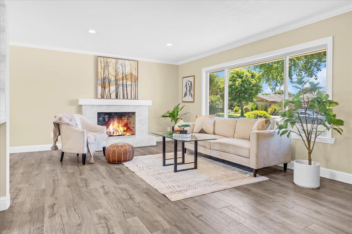 Detail Gallery Image 6 of 40 For 31 La Mirada Ct, Salinas,  CA 93901 - 4 Beds | 3 Baths