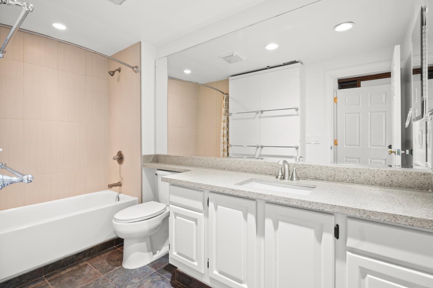 Detail Gallery Image 24 of 29 For 555 Laurel Ave #324,  San Mateo,  CA 94401 - 2 Beds | 2 Baths