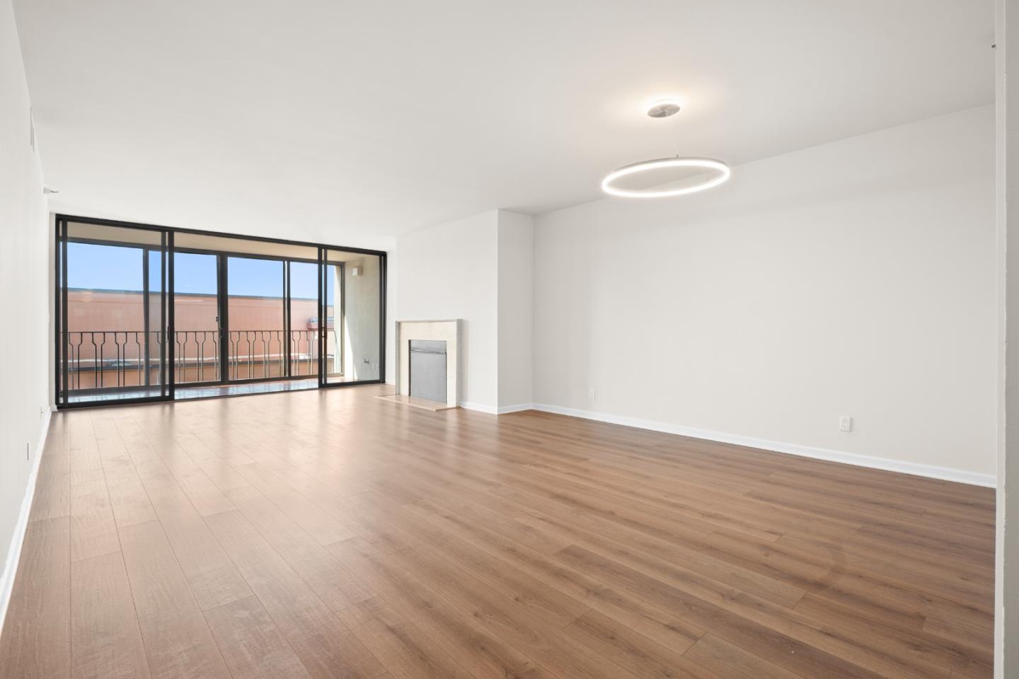 Detail Gallery Image 4 of 29 For 555 Laurel Ave #324,  San Mateo,  CA 94401 - 2 Beds | 2 Baths