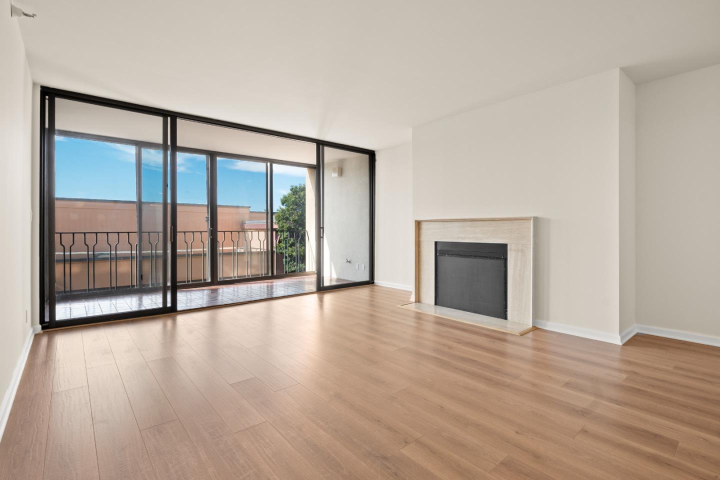 Detail Gallery Image 7 of 29 For 555 Laurel Ave #324,  San Mateo,  CA 94401 - 2 Beds | 2 Baths