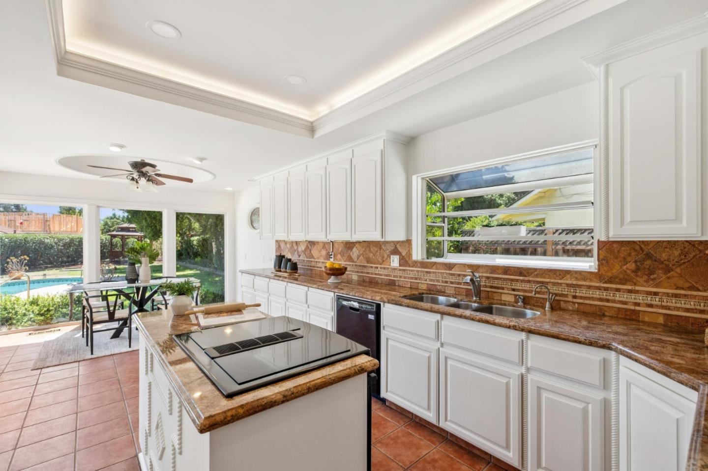 Detail Gallery Image 12 of 57 For 5806 Antigua Dr, San Jose,  CA 95120 - 4 Beds | 2/1 Baths