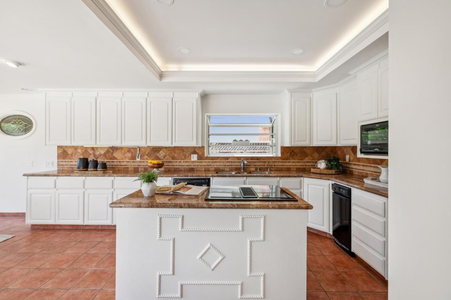 Detail Gallery Image 8 of 57 For 5806 Antigua Dr, San Jose,  CA 95120 - 4 Beds | 2/1 Baths