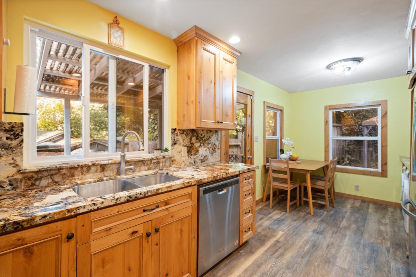 Detail Gallery Image 8 of 45 For 15765 Kings Creek Rd, Boulder Creek,  CA 95006 - 2 Beds | 1 Baths