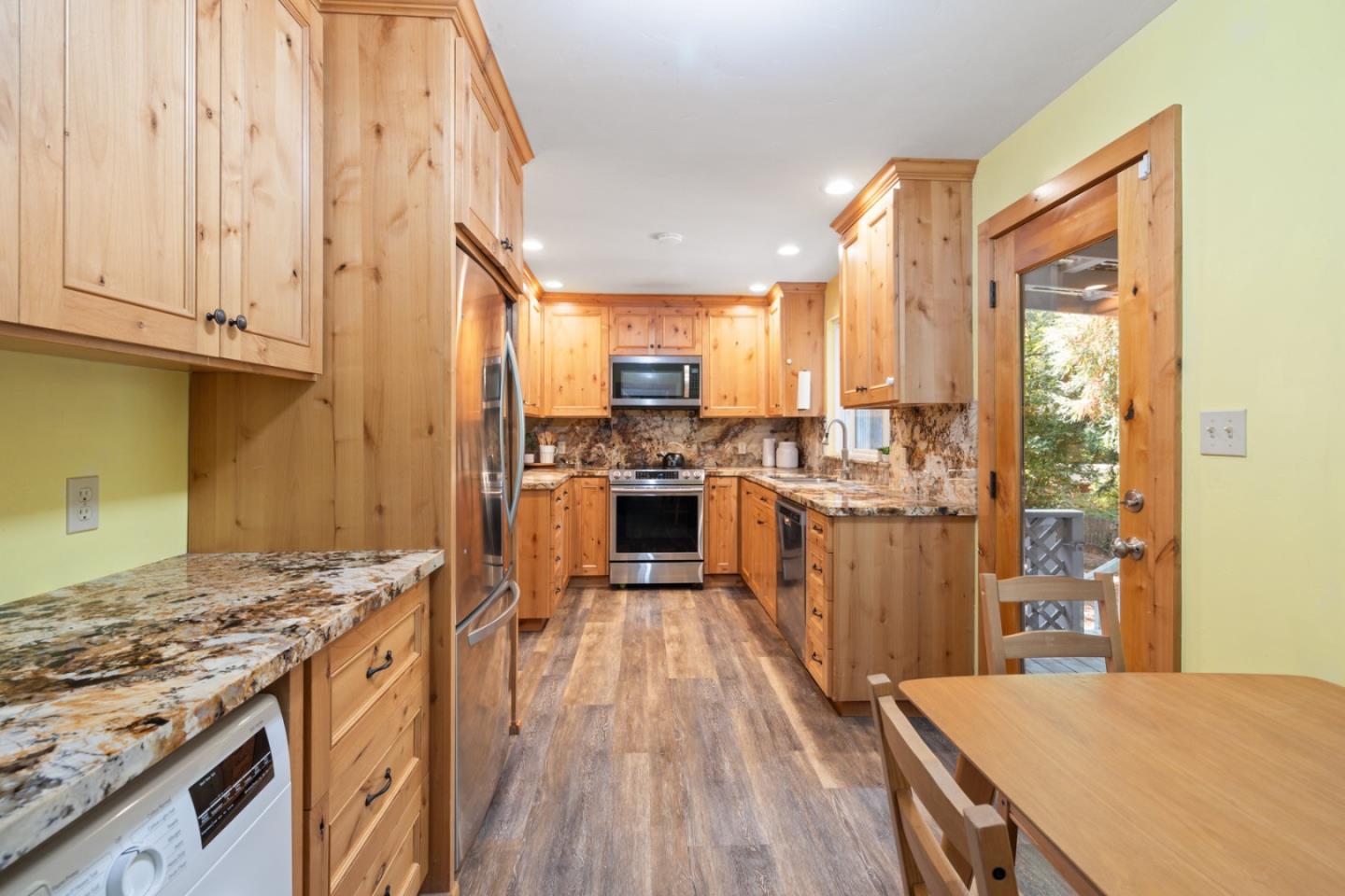 Detail Gallery Image 9 of 45 For 15765 Kings Creek Rd, Boulder Creek,  CA 95006 - 2 Beds | 1 Baths