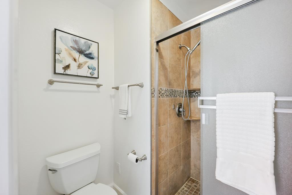 Detail Gallery Image 26 of 41 For 20245 Northglen Sq, Cupertino,  CA 95014 - 2 Beds | 2 Baths